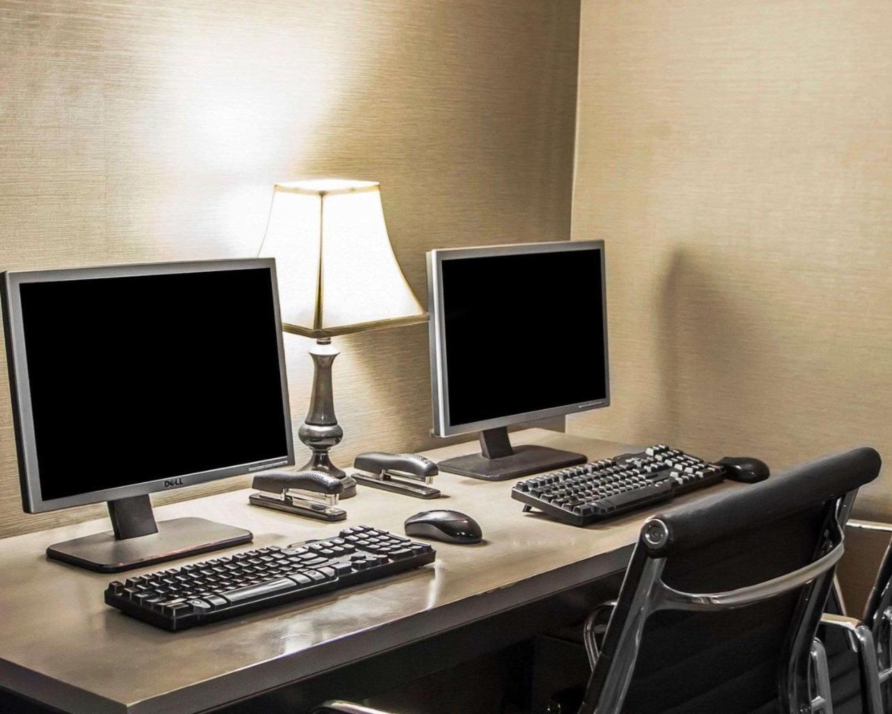 Comfort Suites Michigan Avenue Чикаго Екстер'єр фото